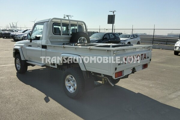 Toyota land cruiser 79 pick-up v8 4.5l turbo diesel rhd bi ton blanc-beige