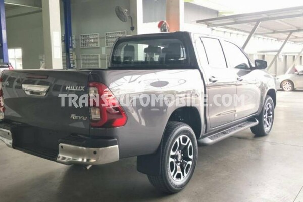 Toyota hilux / revo pick-up double cabin 2.8l diesel automatique rhd noir