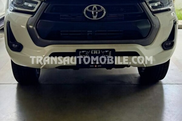 Toyota hilux / revo pick-up revo 2.4l diesel rhd double cab 4x4  mid white