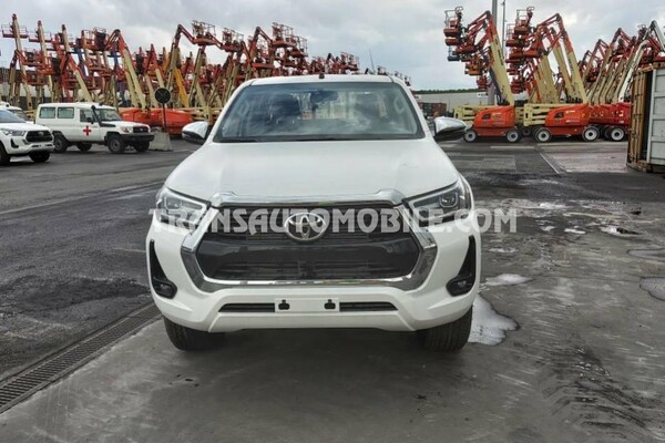 Toyota hilux / revo pick-up double cabin luxe 2.4l turbo diesel automatique blanco